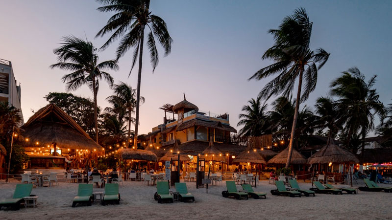 Lido Beach Club Thanksgiving dinner